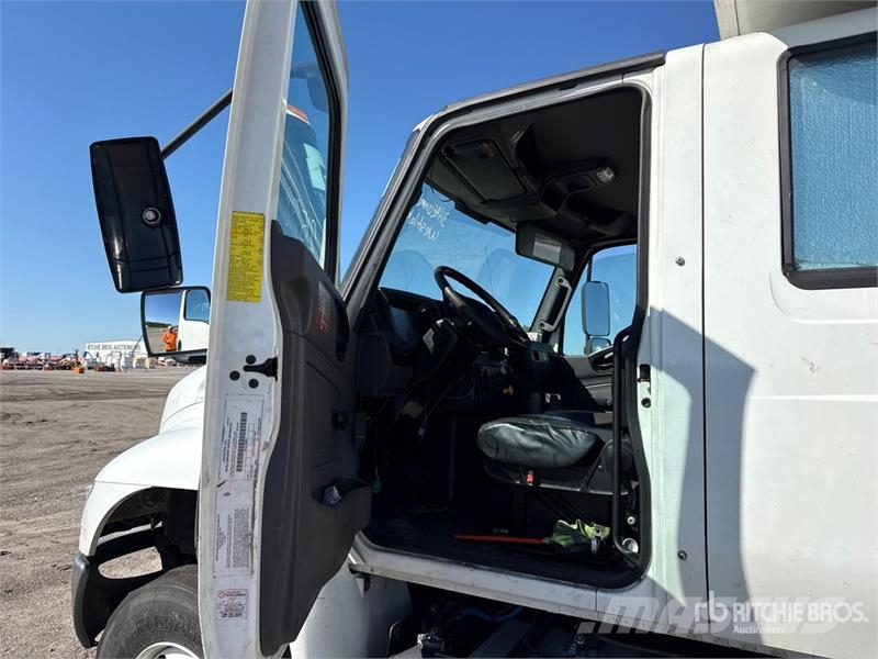 International MV607 4x2 Moving Van Truck Fast kasse