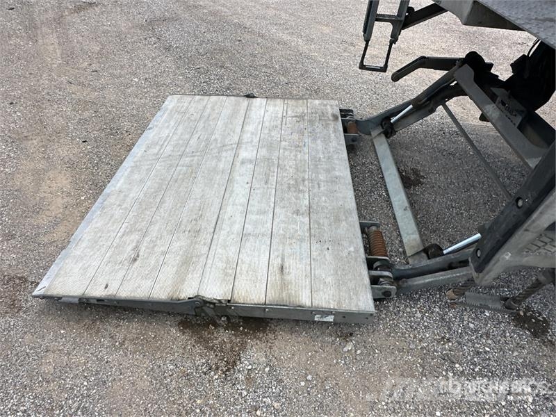 International MV607 4x2 Van Truck Box trucks
