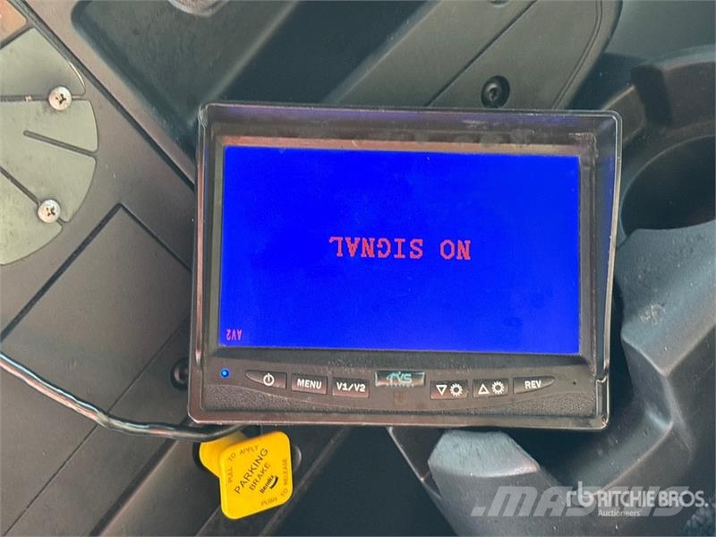 International MV607 4x2 Van Truck Fast kasse