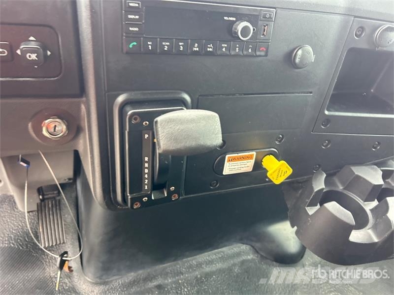 International MV607 4x2 Van Truck Furgons