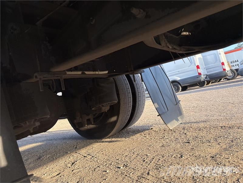 International MV607 4x2 Van Truck Furgoonautod