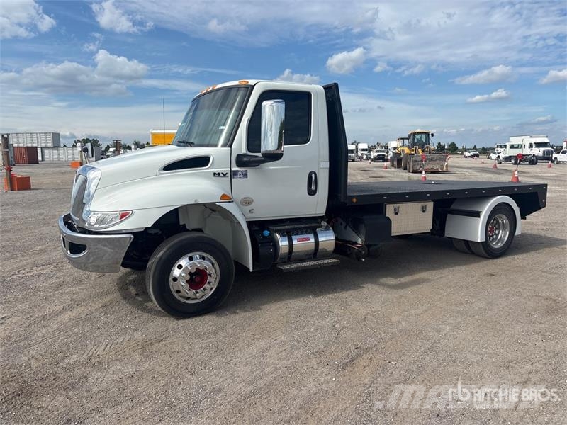 International MV607 4x2 Flatbed Truck 플랫베드/드롭사이드 트럭