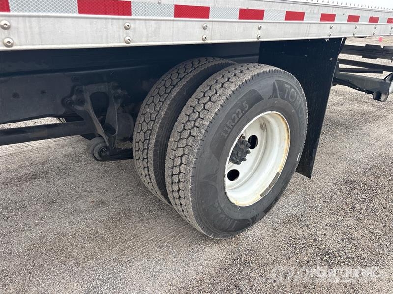 International MV607 4x2 Van Truck Autocamioane