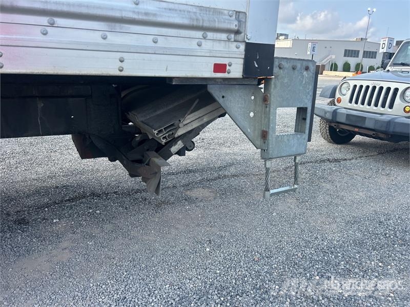 International MV607 4x2 Van Truck Camiones caja cerrada