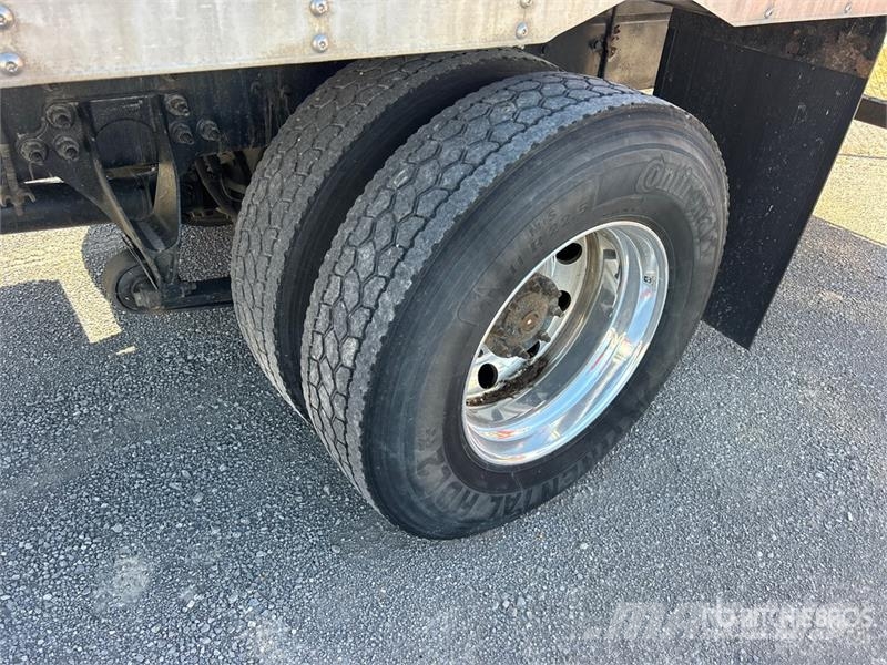 International MV607 4x2 Moving Van Truck Tovornjaki zabojniki