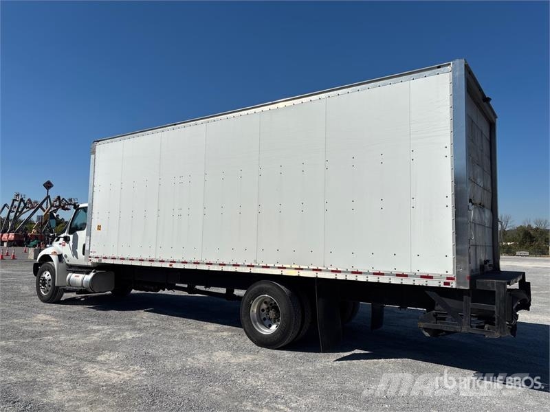 International MV607 4x2 Van Truck Bakwagens met gesloten opbouw