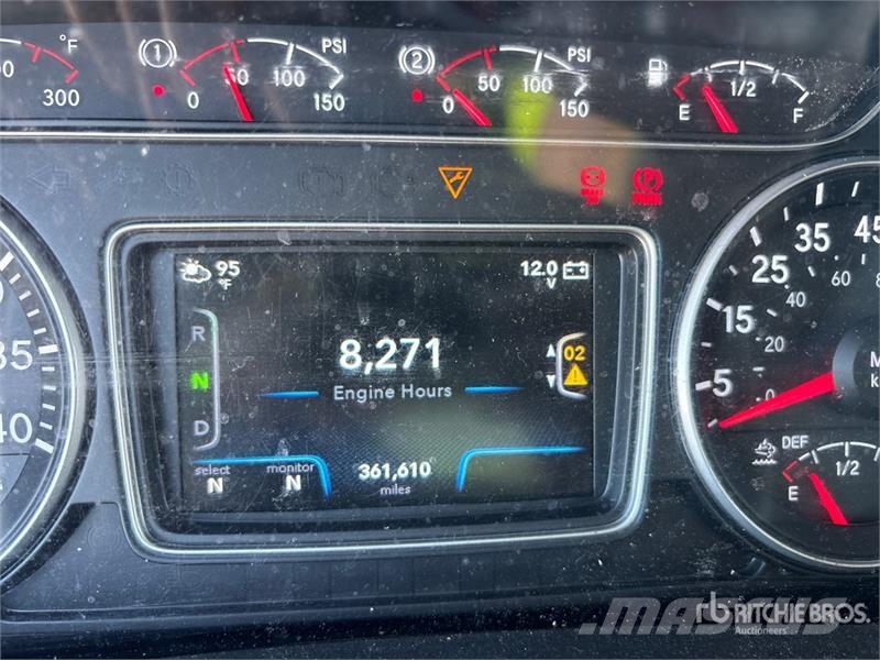 International MV607 4x2 Van Truck (Inoperable) Fast kasse