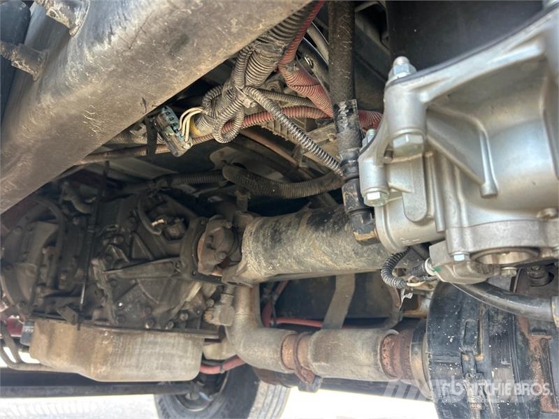 International MV607 4x2 Van Truck Van Body Trucks