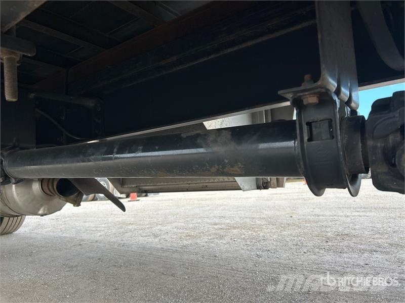 International MV607 4x2 Van Truck Camion cassonati