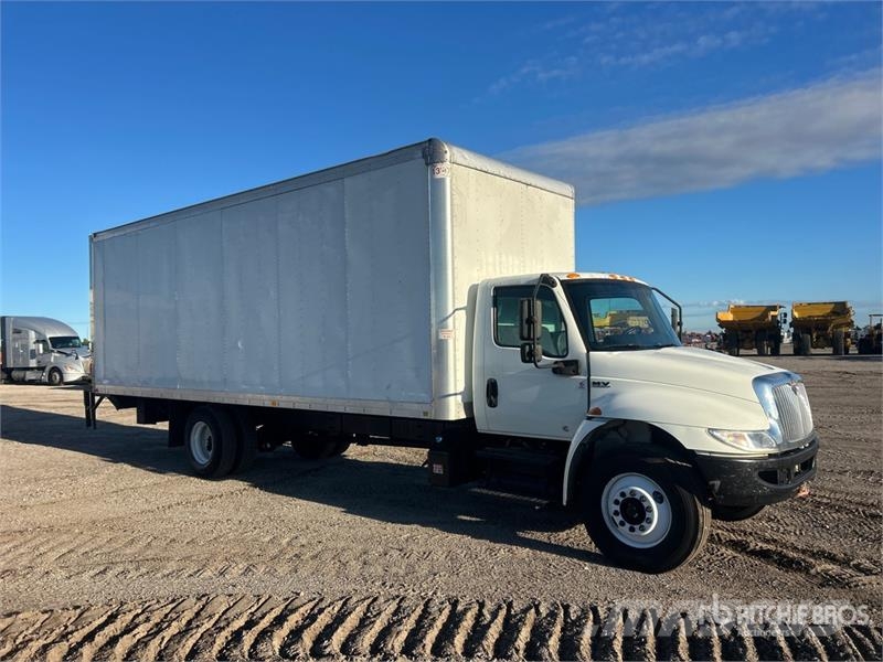 International MV607 4x2 Van Truck Skåpbilar