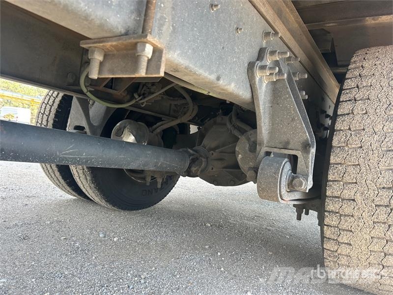 International MV607 4x2 Van Truck Umpikorikuorma-autot