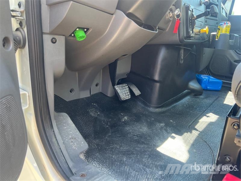 International MV607 4x2 Van Truck Box body trucks
