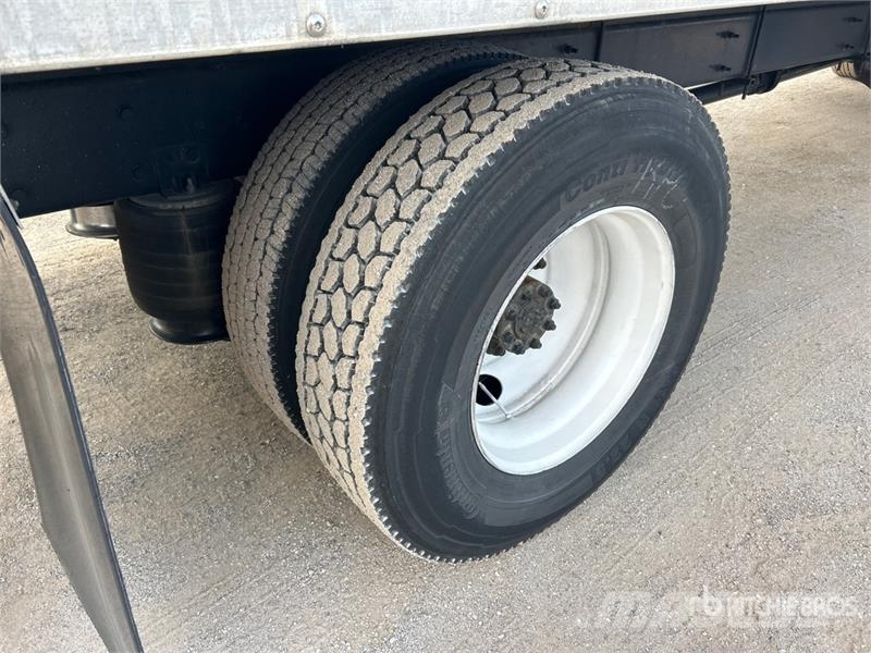 International MV607 4x2 Van Truck Camion cassonati