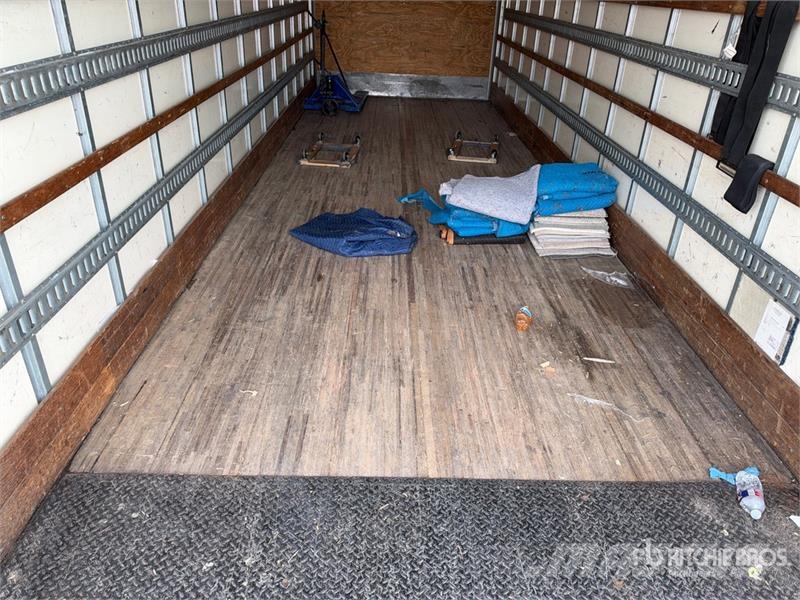 International MV607 4x2 Van Truck Camiones con caja de remolque
