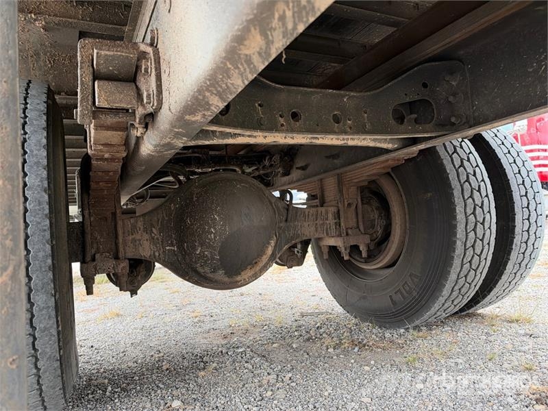 International MV607 4x2 Van Truck Camiones con caja de remolque