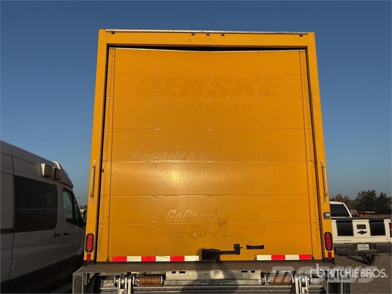 International MV607 4x2 Van Truck Furgoonautod