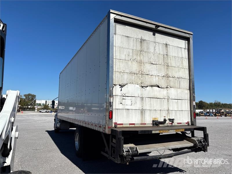 International MV607 4x2 Van Truck Tovornjaki zabojniki