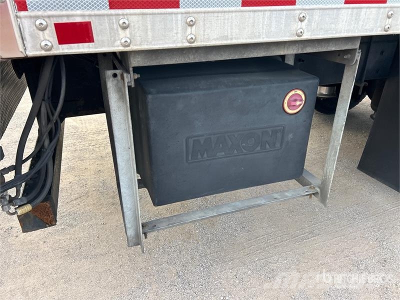 International MV607 4x2 Van Truck Camion cassonati