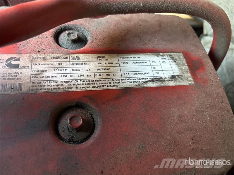International MV607 4x2 Van Truck Furgoonautod