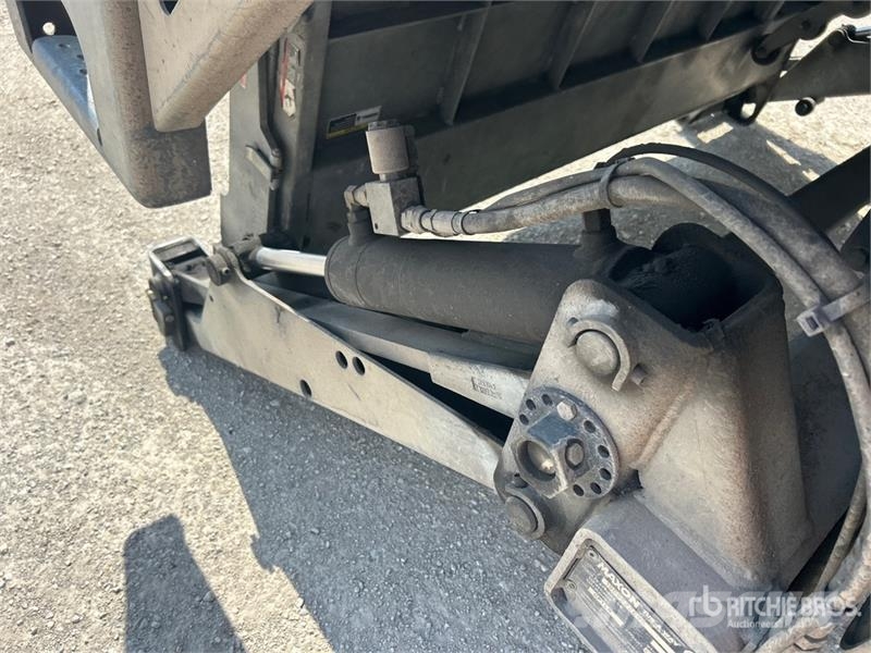 International MV607 4x2 Van Truck Umpikorikuorma-autot