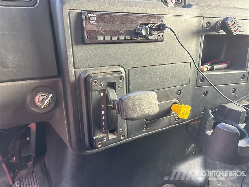 International MV607 4x2 Van Truck Umpikorikuorma-autot