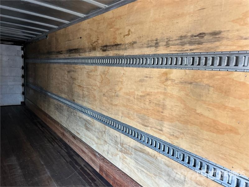 International MV607 4x2 Van Truck Camion cassonati
