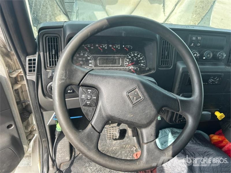 International MV607 4x2 Van Truck Van Body Trucks