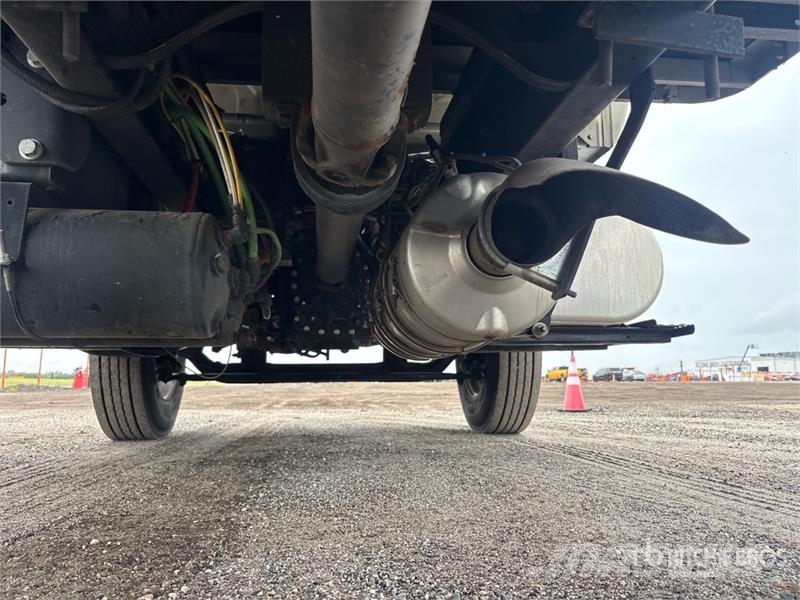 International MV607 4x2 Van Truck Autocamioane
