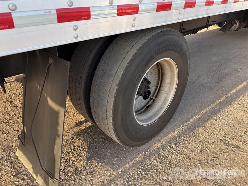 International MV607 4x2 Van Truck Furgoonautod