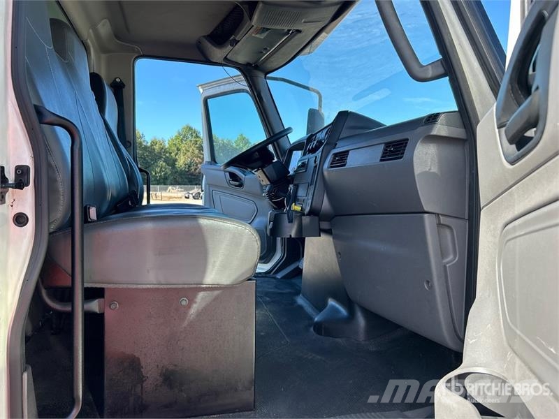 International MV607 4x2 Moving Van Truck Sanduk kamioni