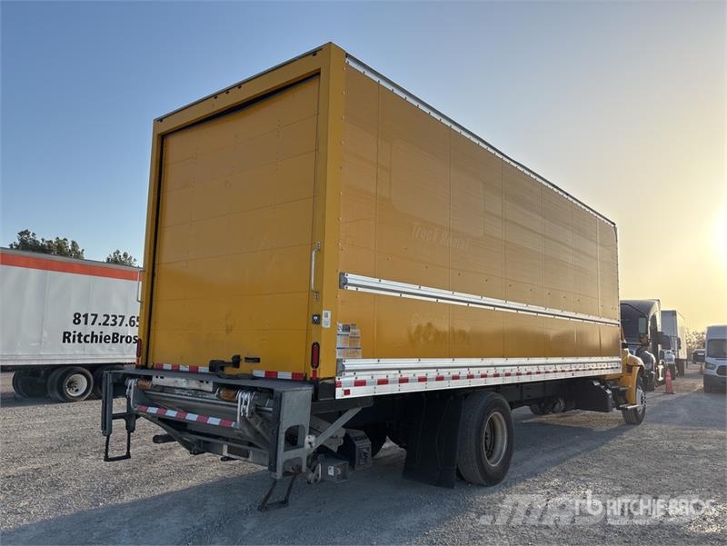 International MV607 4x2 Van Truck Furgoonautod