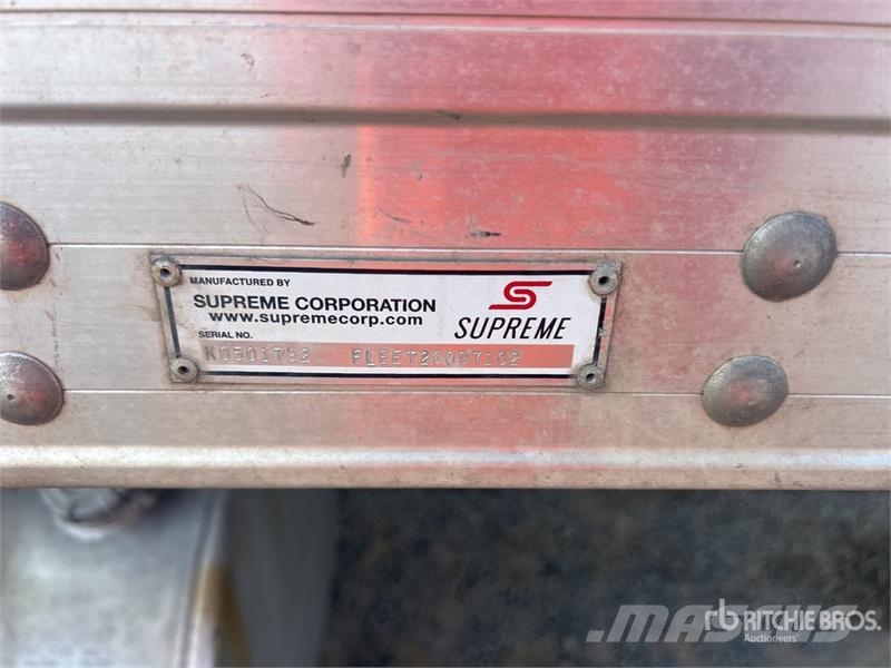 International MV607 4x2 Van Truck Camiones caja cerrada