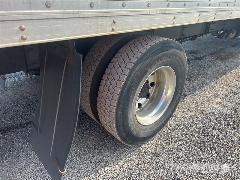 International MV607 4x2 Van Truck Camiones caja cerrada
