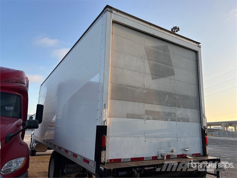 International MV607 4x2 Van Truck Umpikorikuorma-autot