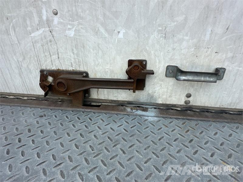 International MV607 4x2 Van Truck Box trucks