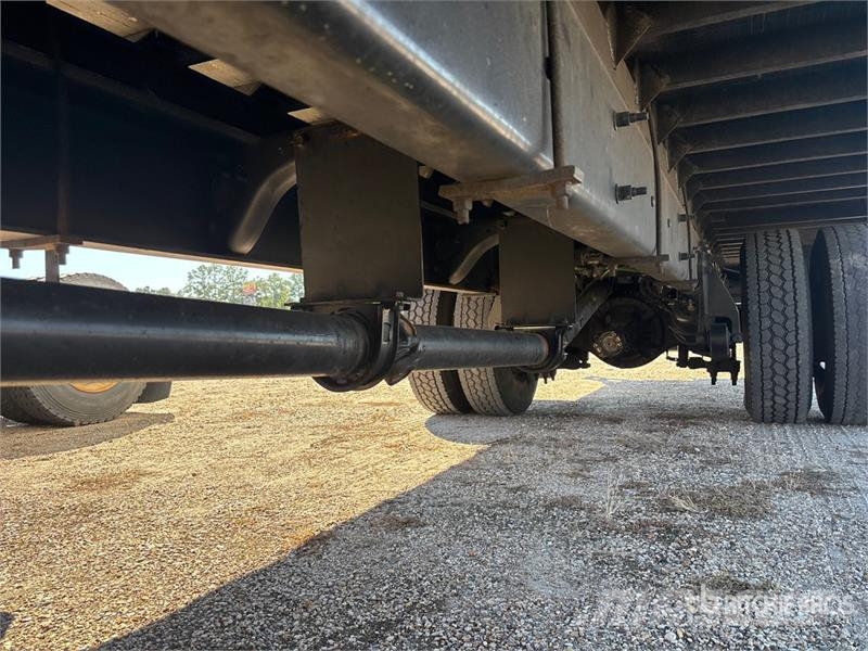 International MV607 4x2 Van Truck (Inoperable) Fast kasse