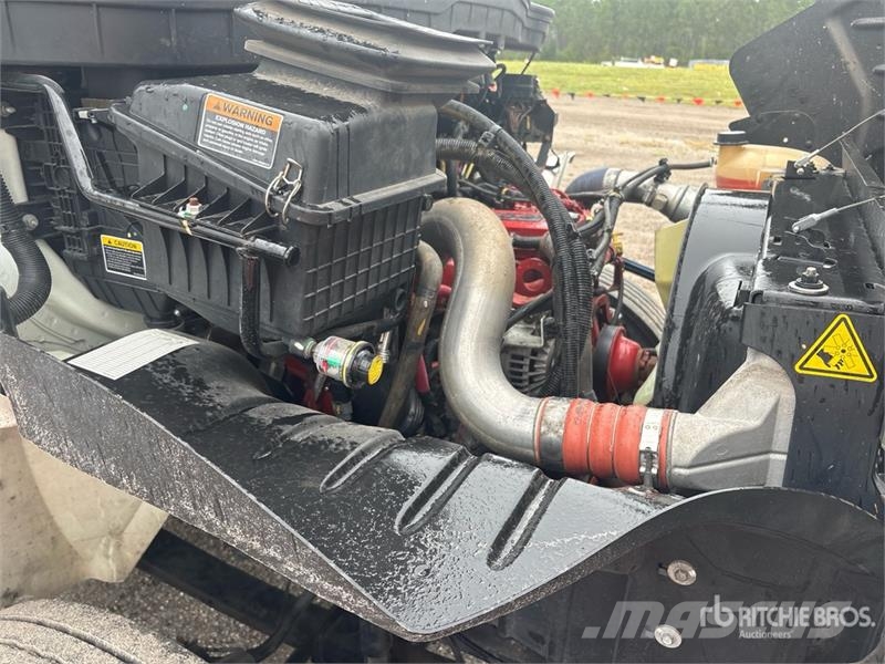 International MV607 4x2 Van Truck Autocamioane