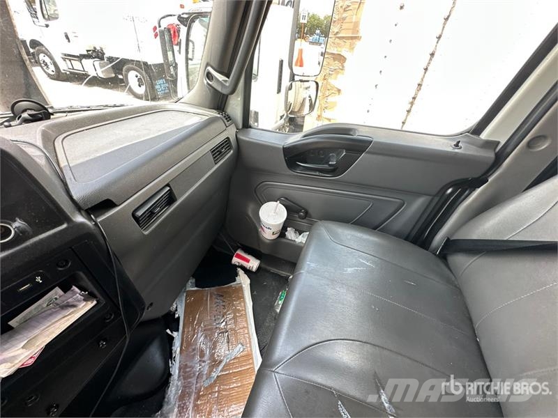 International MV607 4x2 Van Truck Box trucks