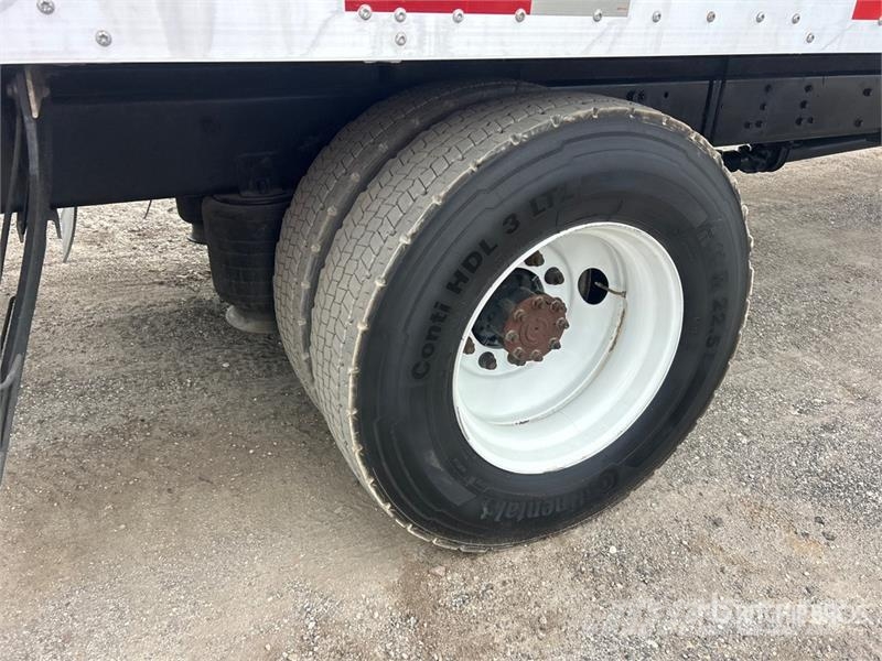 International MV607 4x2 Van Truck Furgons