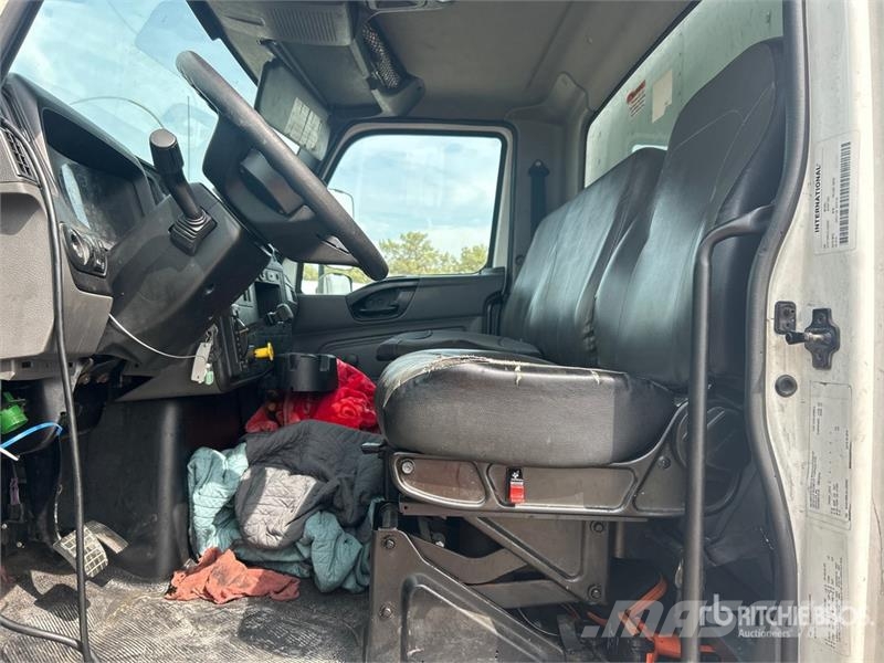 International MV607 4x2 Van Truck Van Body Trucks