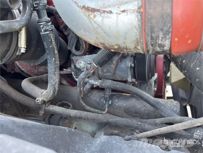 International MV607 4x2 Van Truck Furgoonautod