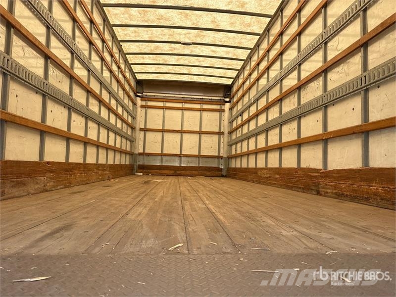 International MV607 4x2 Van Truck Camiones caja cerrada