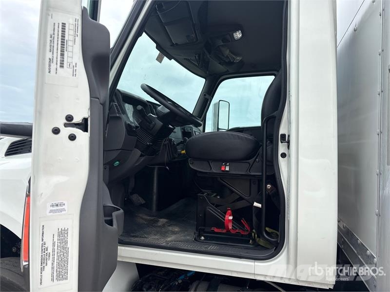 International MV607 4x2 Van Truck Caminhões baú