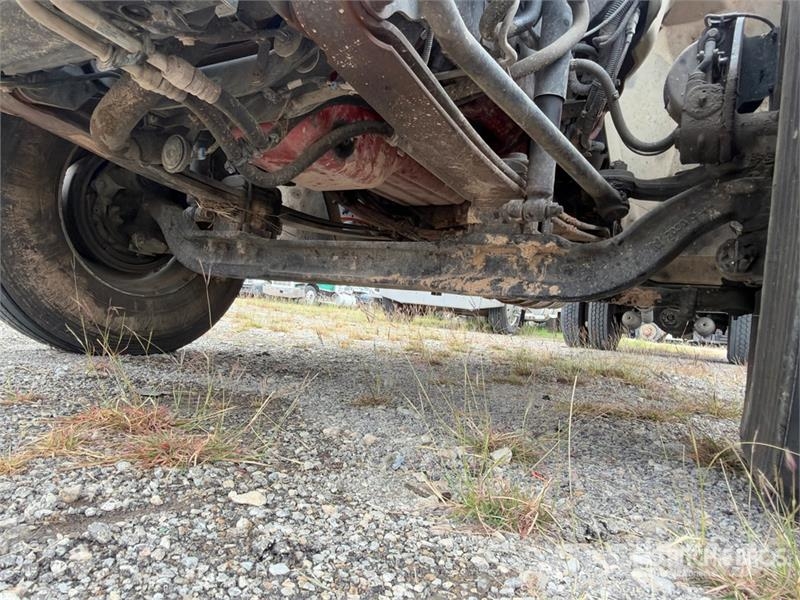 International MV607 4x2 Van Truck Camiones con caja de remolque