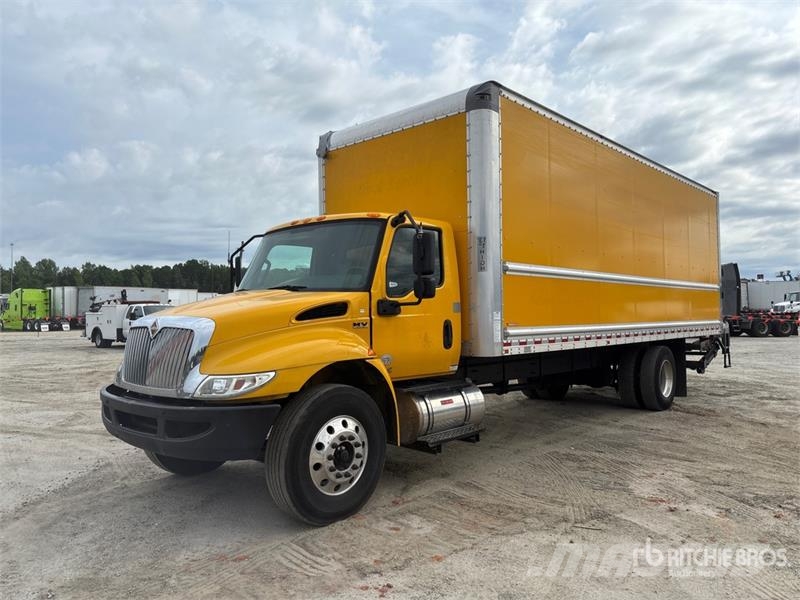 International MV607 4x2 Van Truck Tovornjaki zabojniki