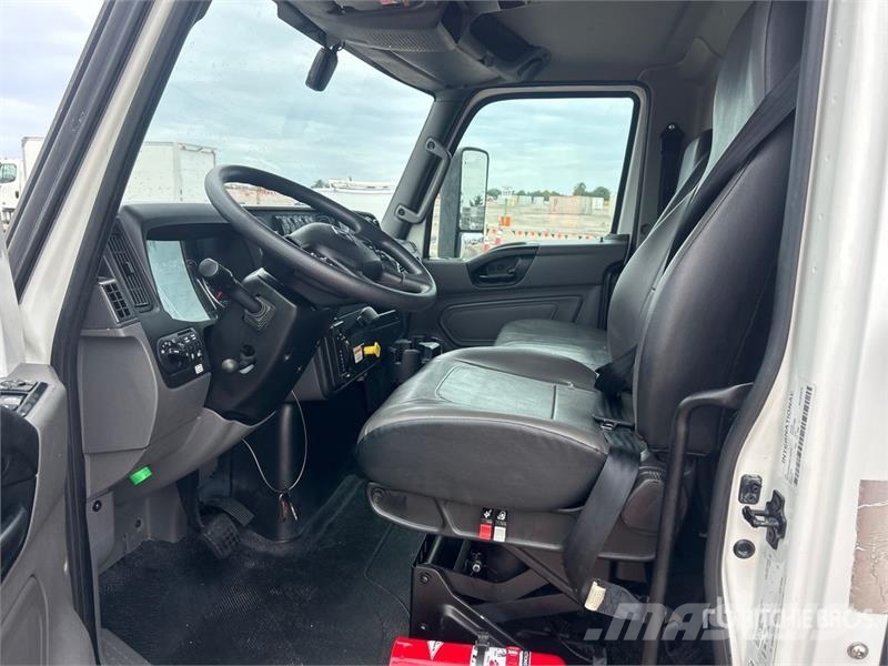 International MV607 4x2 Van Truck Furgons