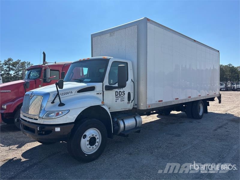 International MV607 4x2 Van Truck (Inoperable) Fast kasse