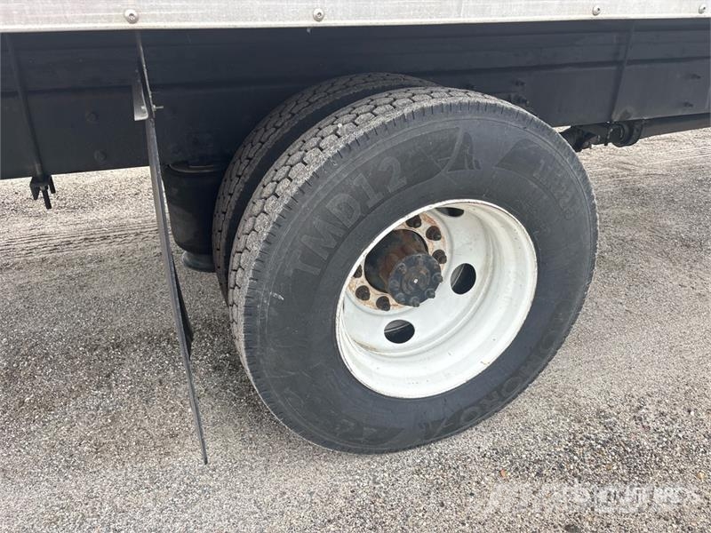 International MV607 4x2 Van Truck Autocamioane