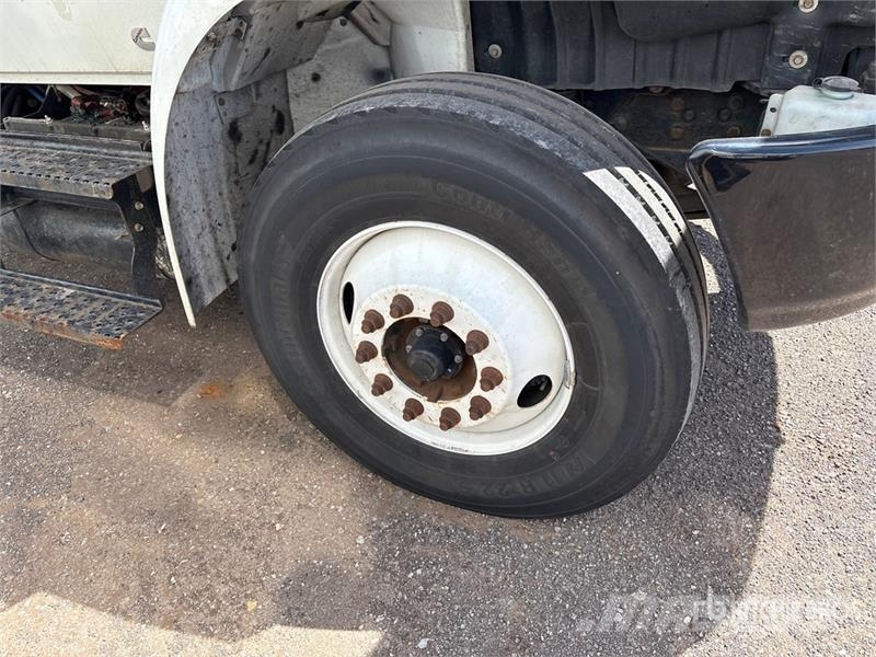International MV607 4x2 Van Truck Box body trucks