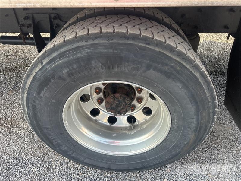 International MV607 4x2 Van Truck Camiones caja cerrada